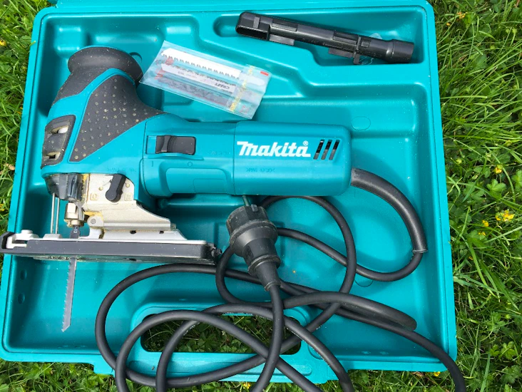 Sticksåg makita 4351t