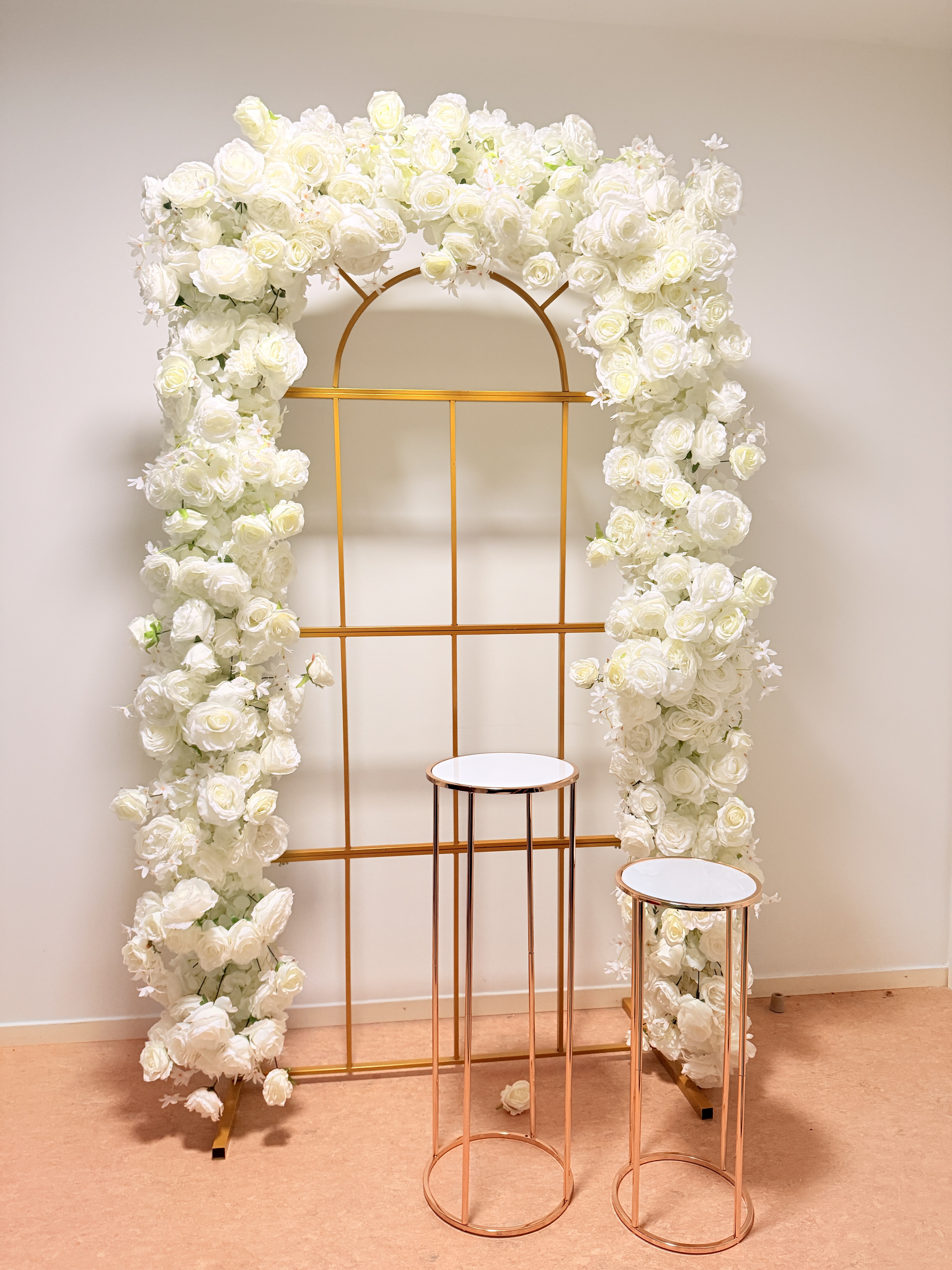 Paket blommor båge och p