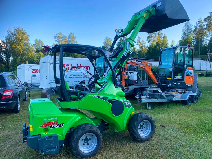 Avant 528 skopa o pallgafflar