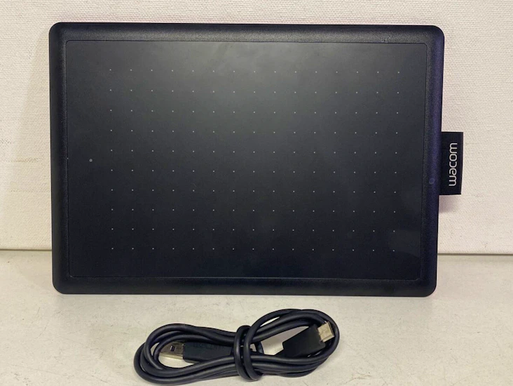 Wacom one drawing tablet ctl-472