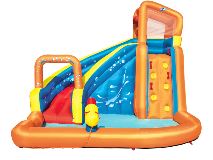 Uppblåsbar hoppborg och vattenlekplats