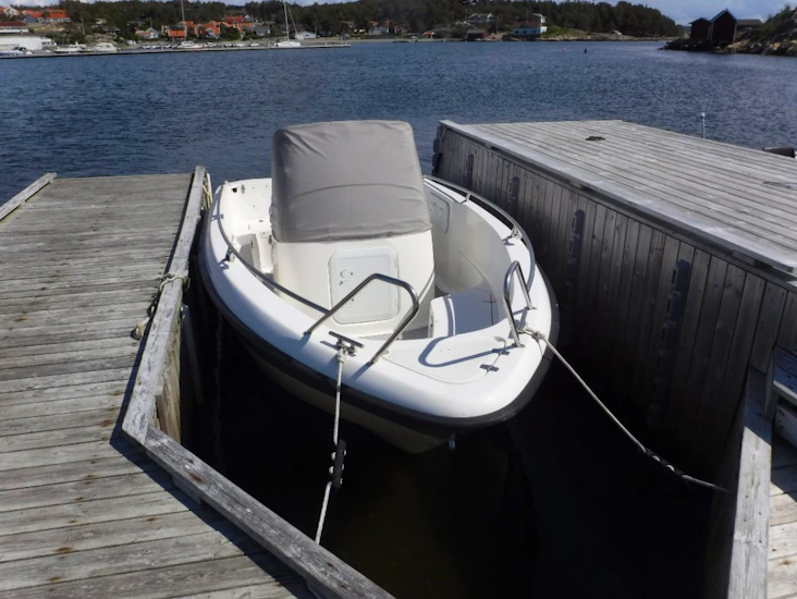 Amt 185r med 90 hk honda outboard