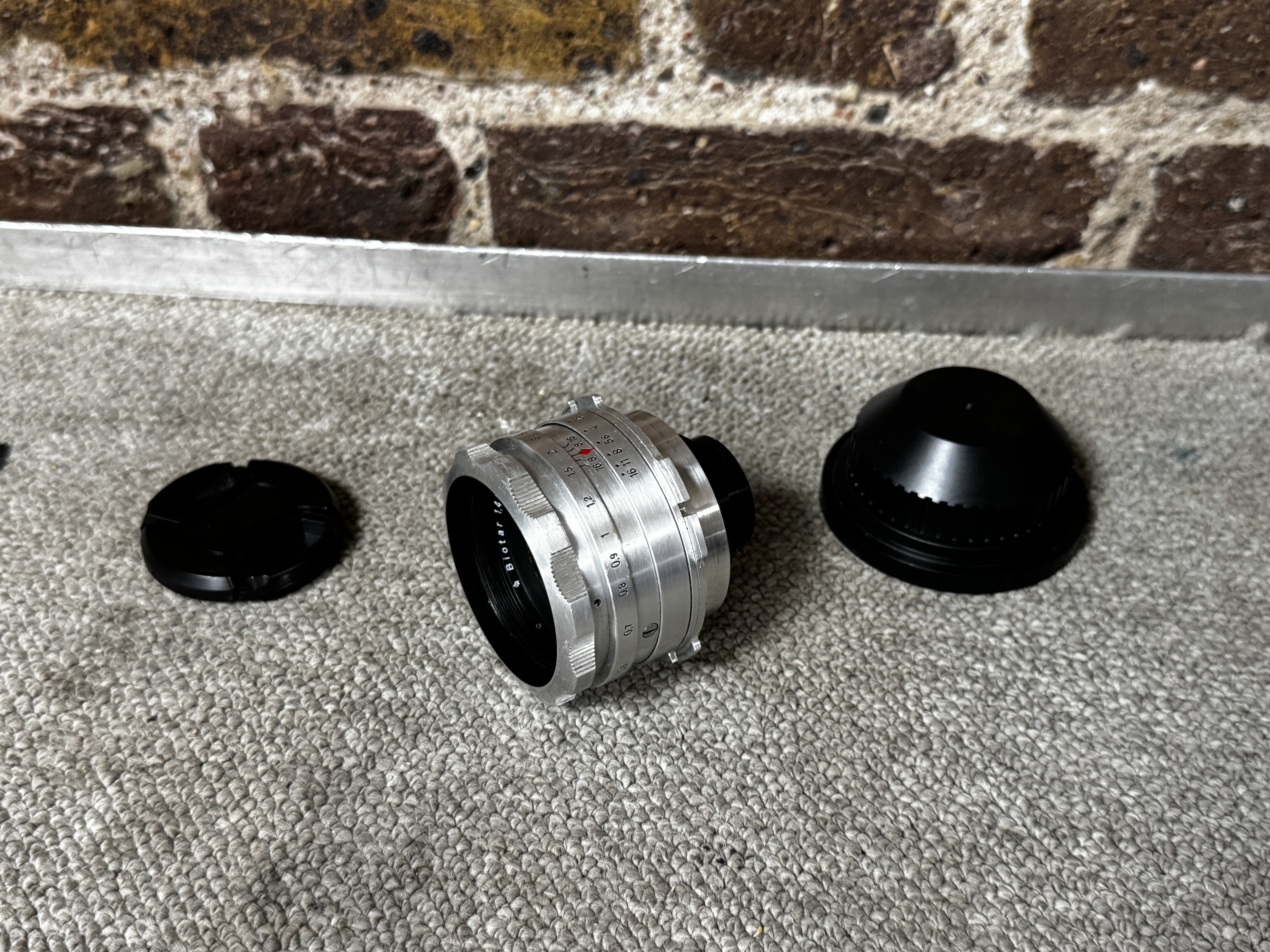 Carl zeiss jena biotar 50mm f1.4 cine prime lens pl mount swirly bokeh vintage s16