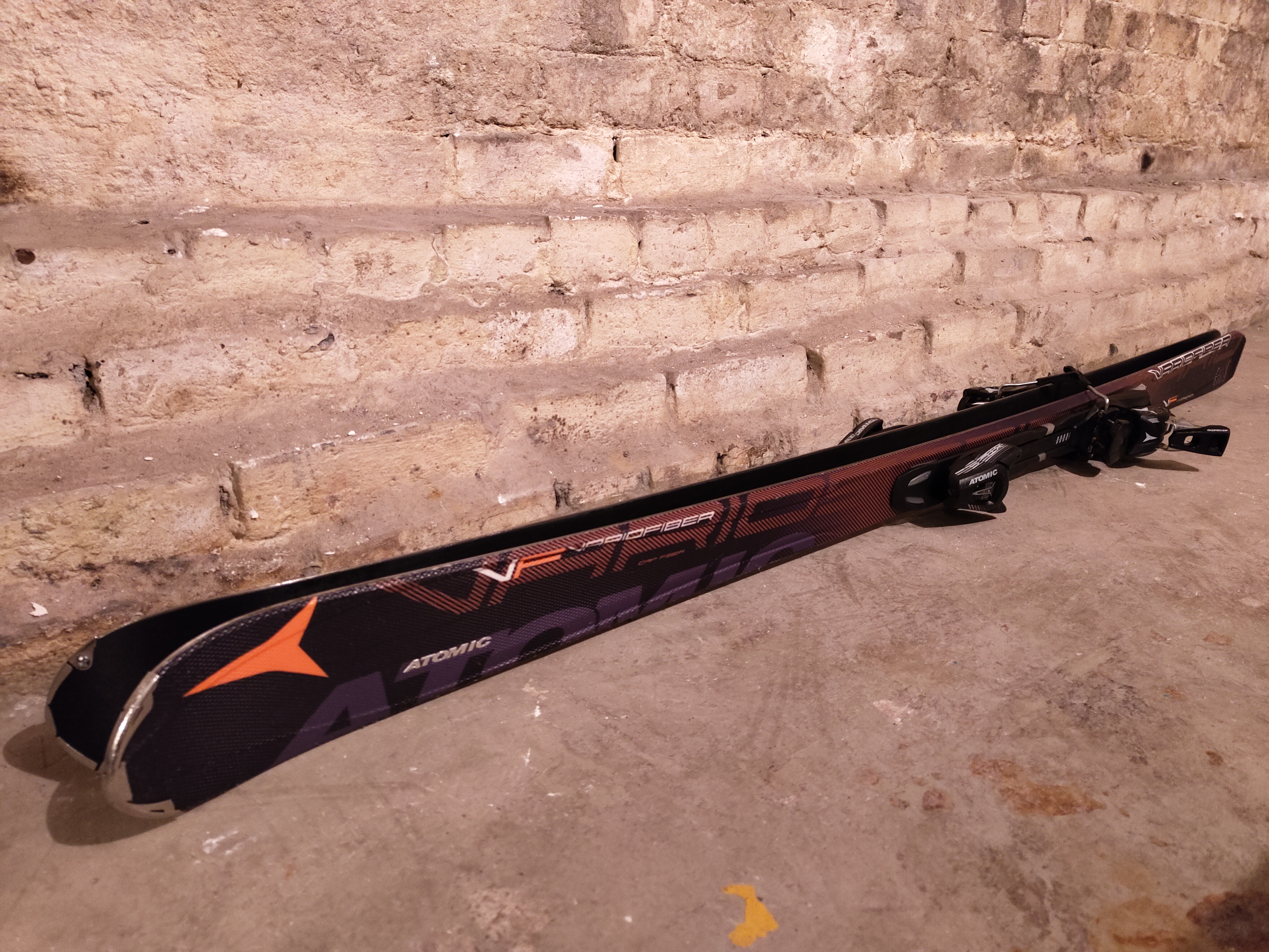 Atomic carvingski (177cm) alpint