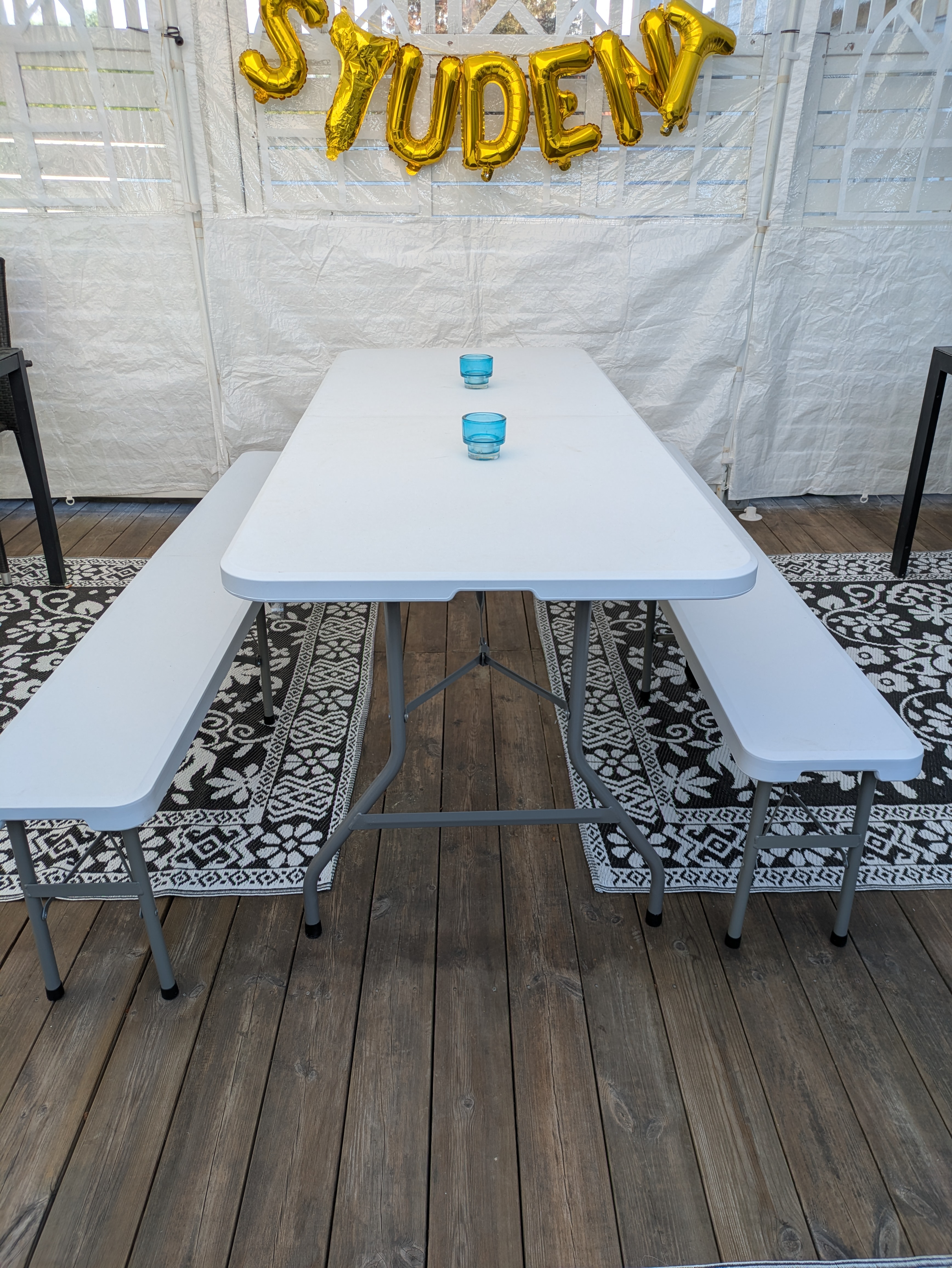 Fällbart bord och bänkar 