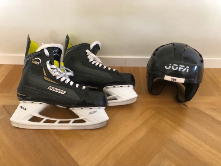 Skridskor+hjälm stl 48