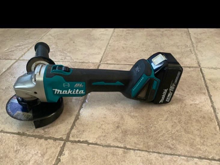 Batteridrevet vinkelsliper makita dga506 18v