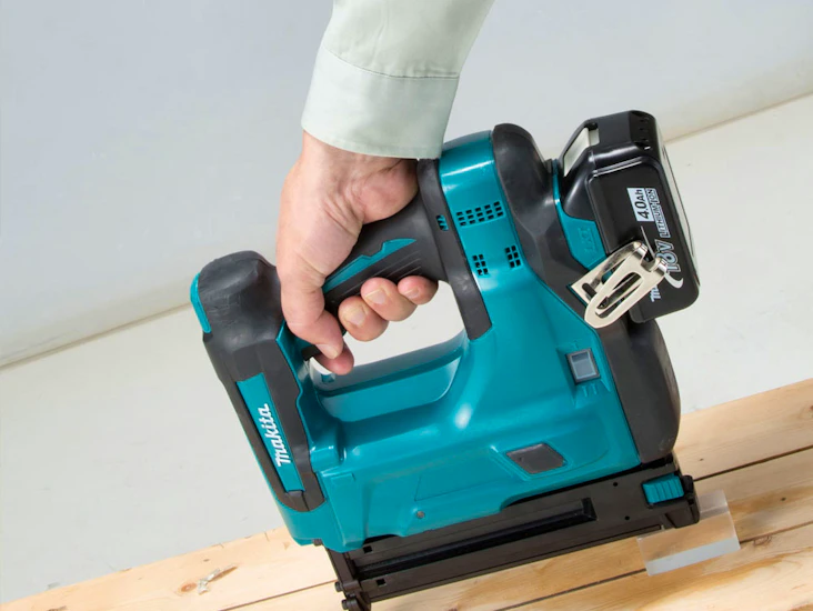 Profesjonell batteridrevet spikerpistol/dykkert 1,2mm fra makita