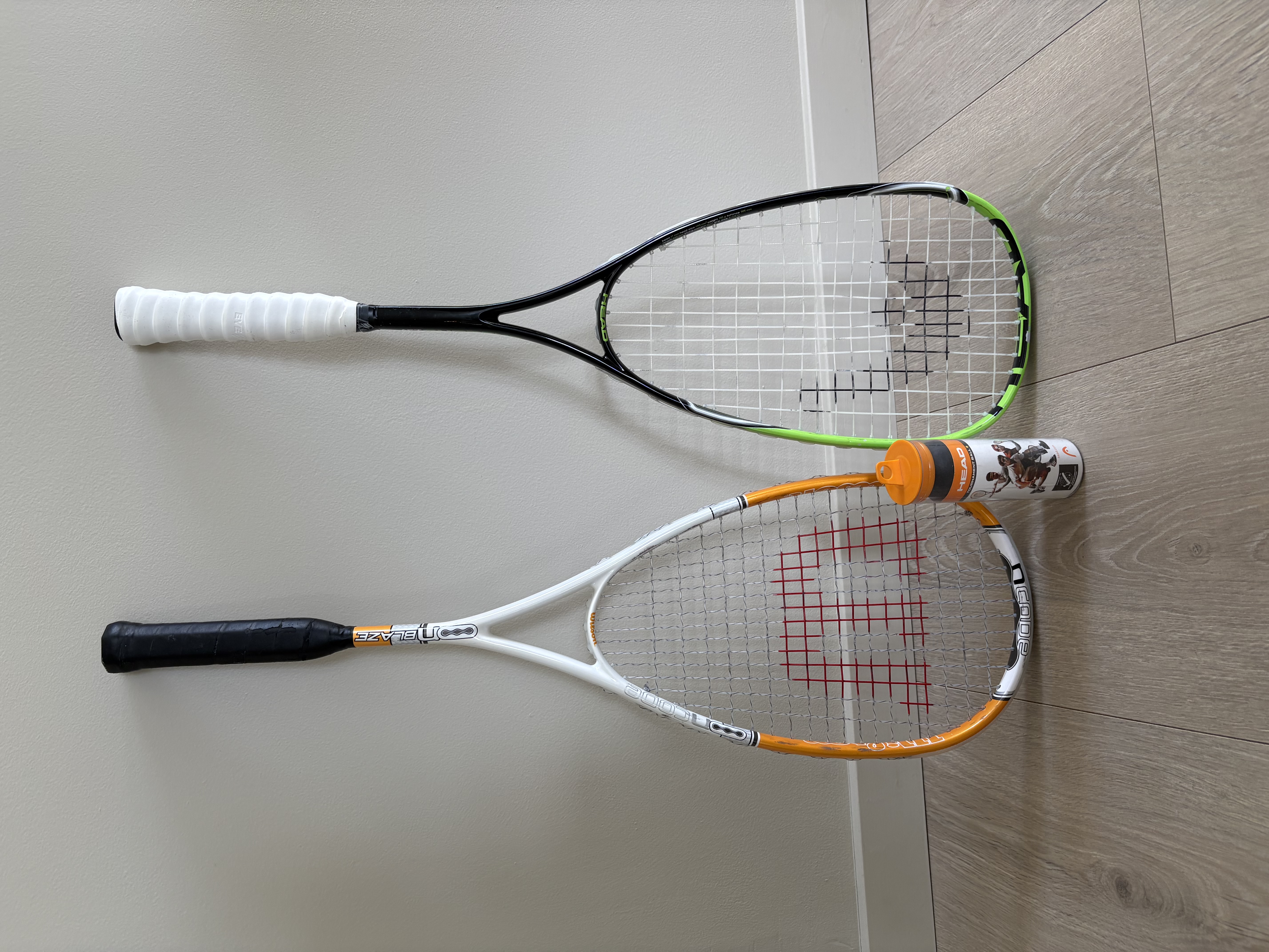 Squashracket (2 stk) med ball (3stk)