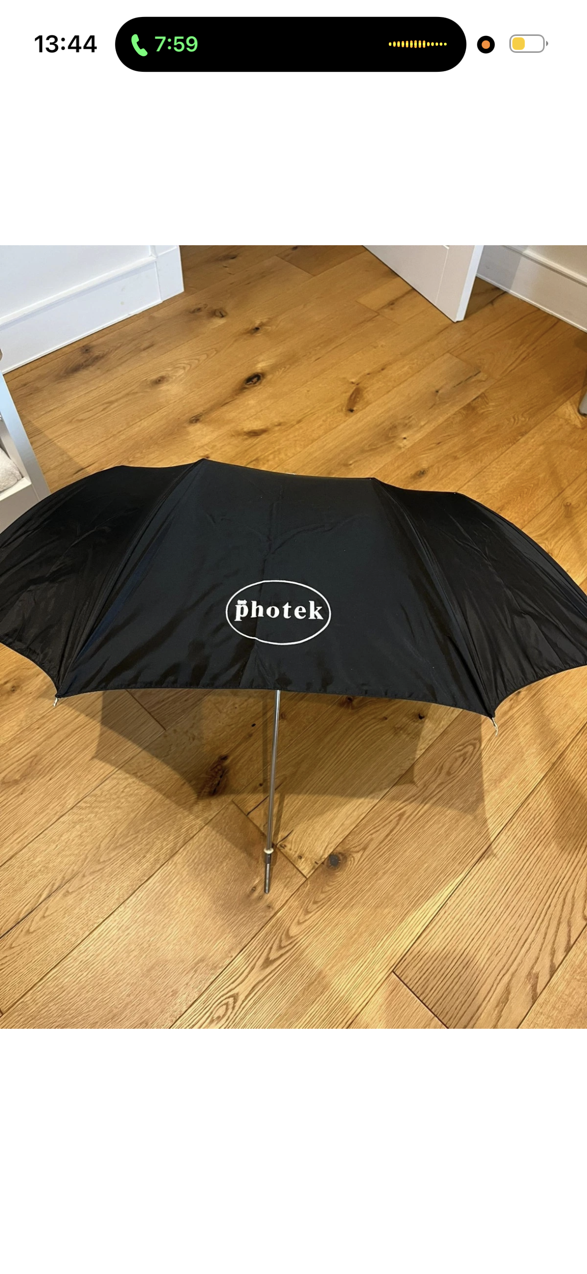Profoto b10 x 1 head + air remote + stand + photek umbrella 