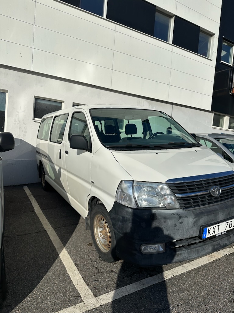 Toyota hiace minibuss