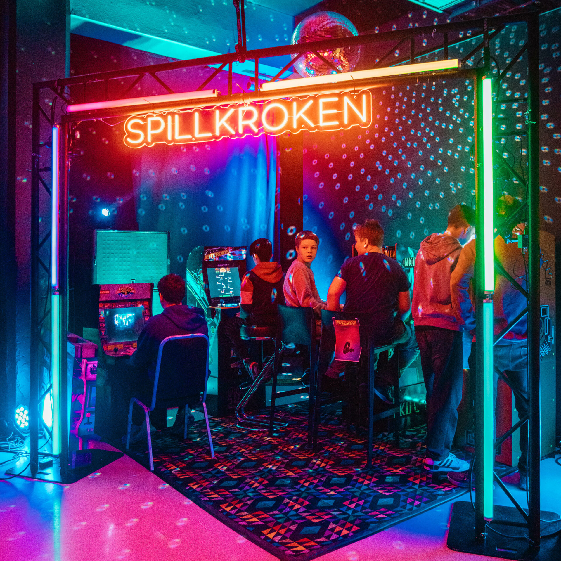 Arkade / spillkrok - med opprigg og nedrigg