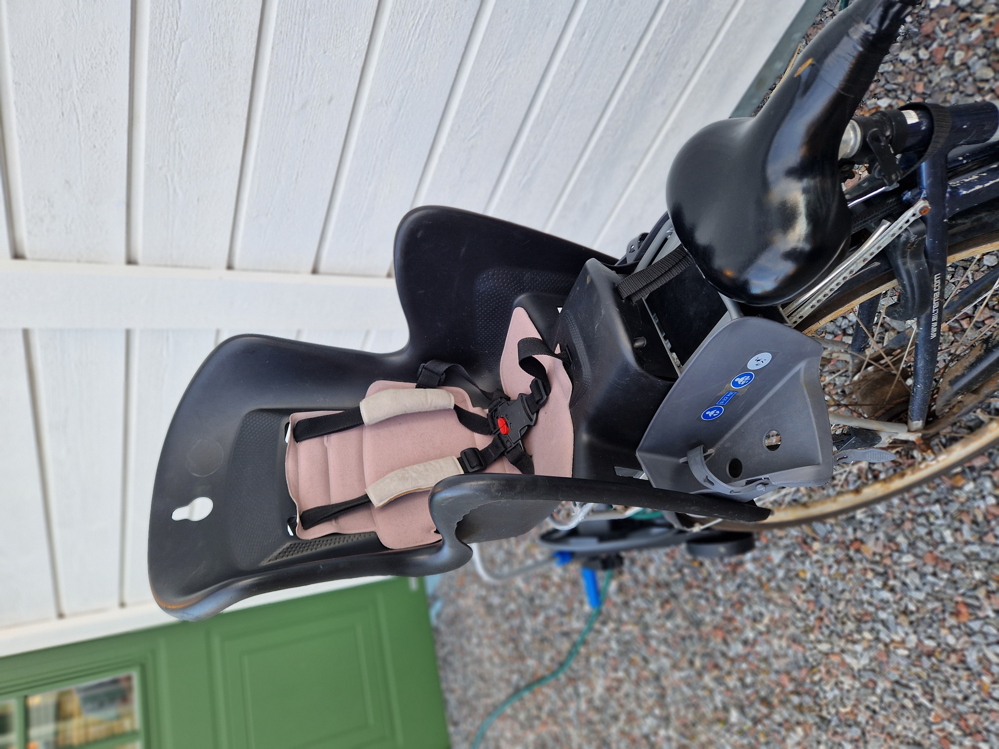 Cykelstol för barn uthyres – trygg och praktisk lösning för cykelturer