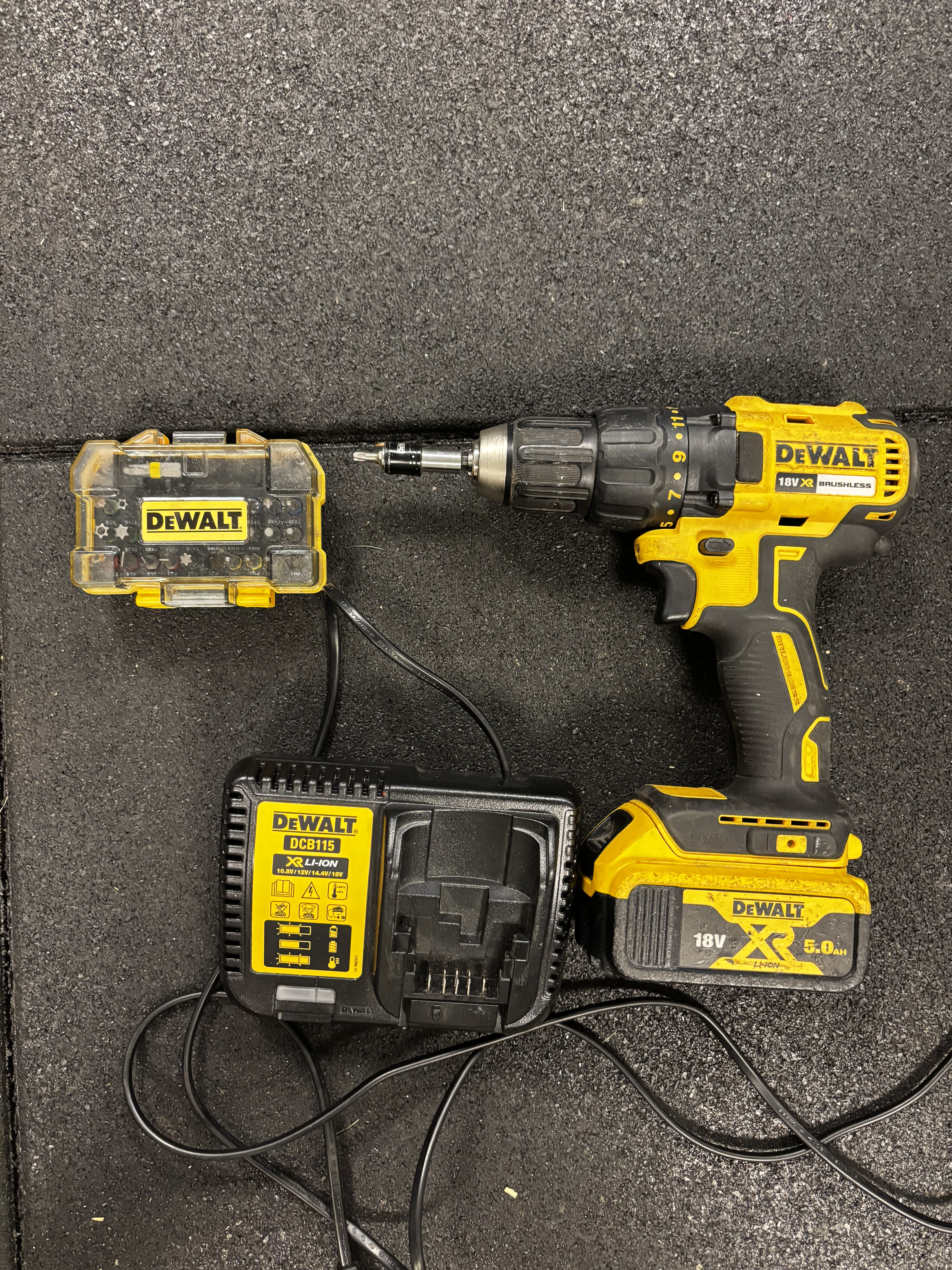 Dewalt borrskruvdragare