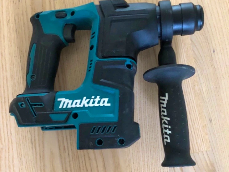 Batteridriven borrhammare makita dhr171