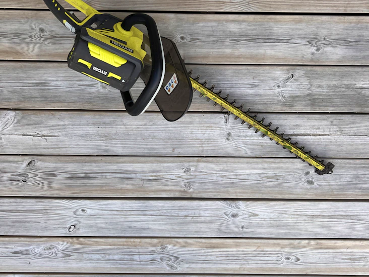 Batteridriven häcksax