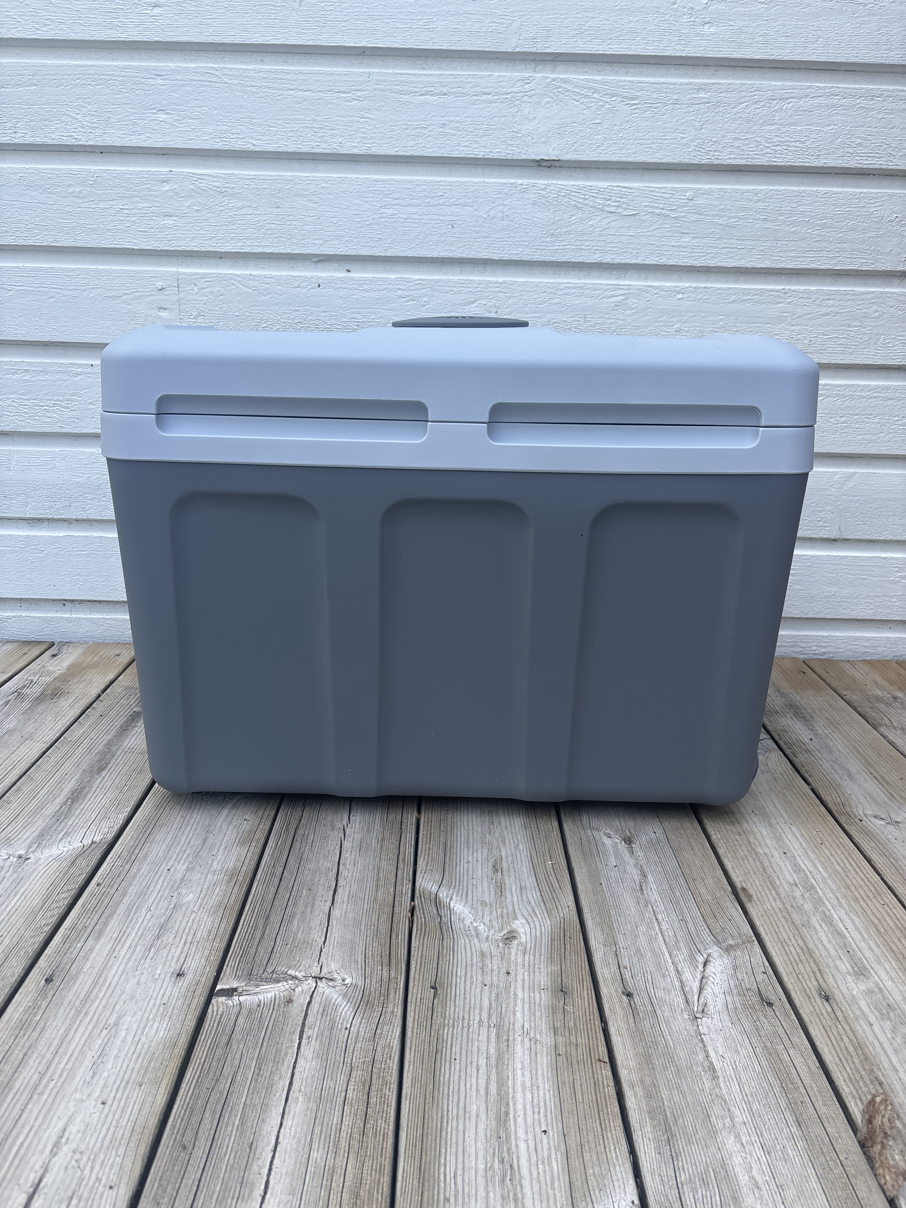 Kylbox 12/230v -  40 liters kyl- och varmhållningsbox – perfekt för camping, roadtrips och utflykter!