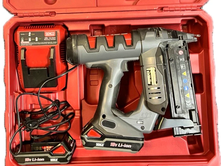 Senco f-18. batteridriven dyckertpistol