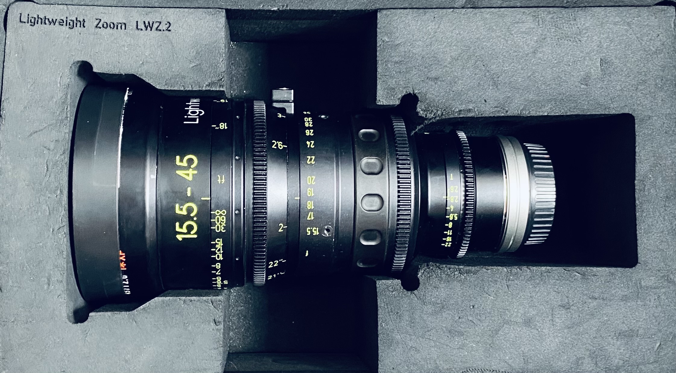 Zeiss 15.5-45mm lwz cine zoom t2.6 ef or pl mount