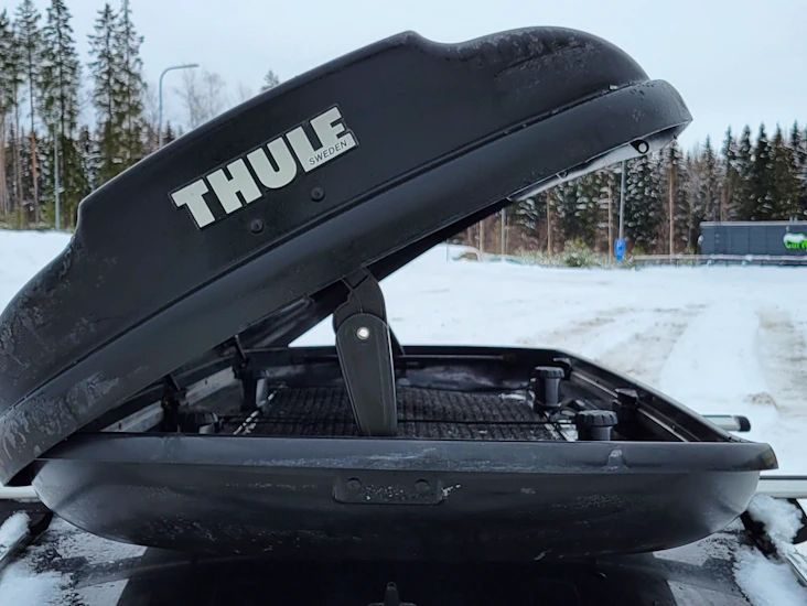 Thule spirit 820 suksiboksi + kattotelineet