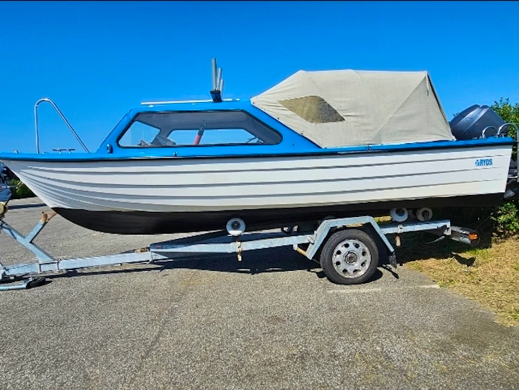 Ryds camping med 60hk yamaha.