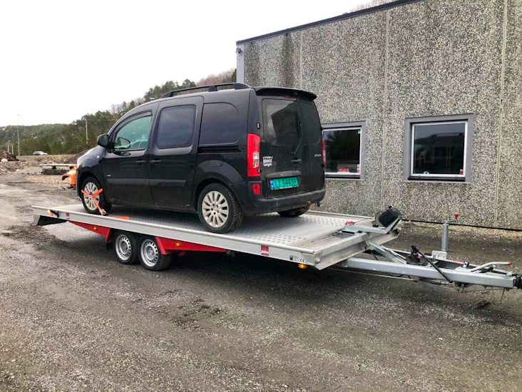 Biltransporter / varehenger