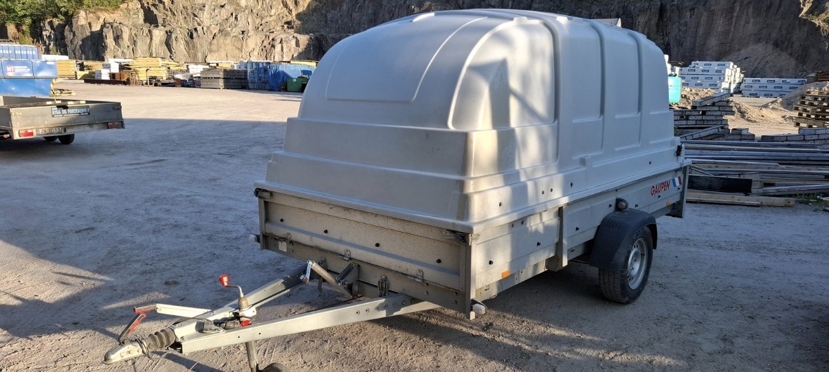 Stor tilhenger med sveiv tipp og lokk