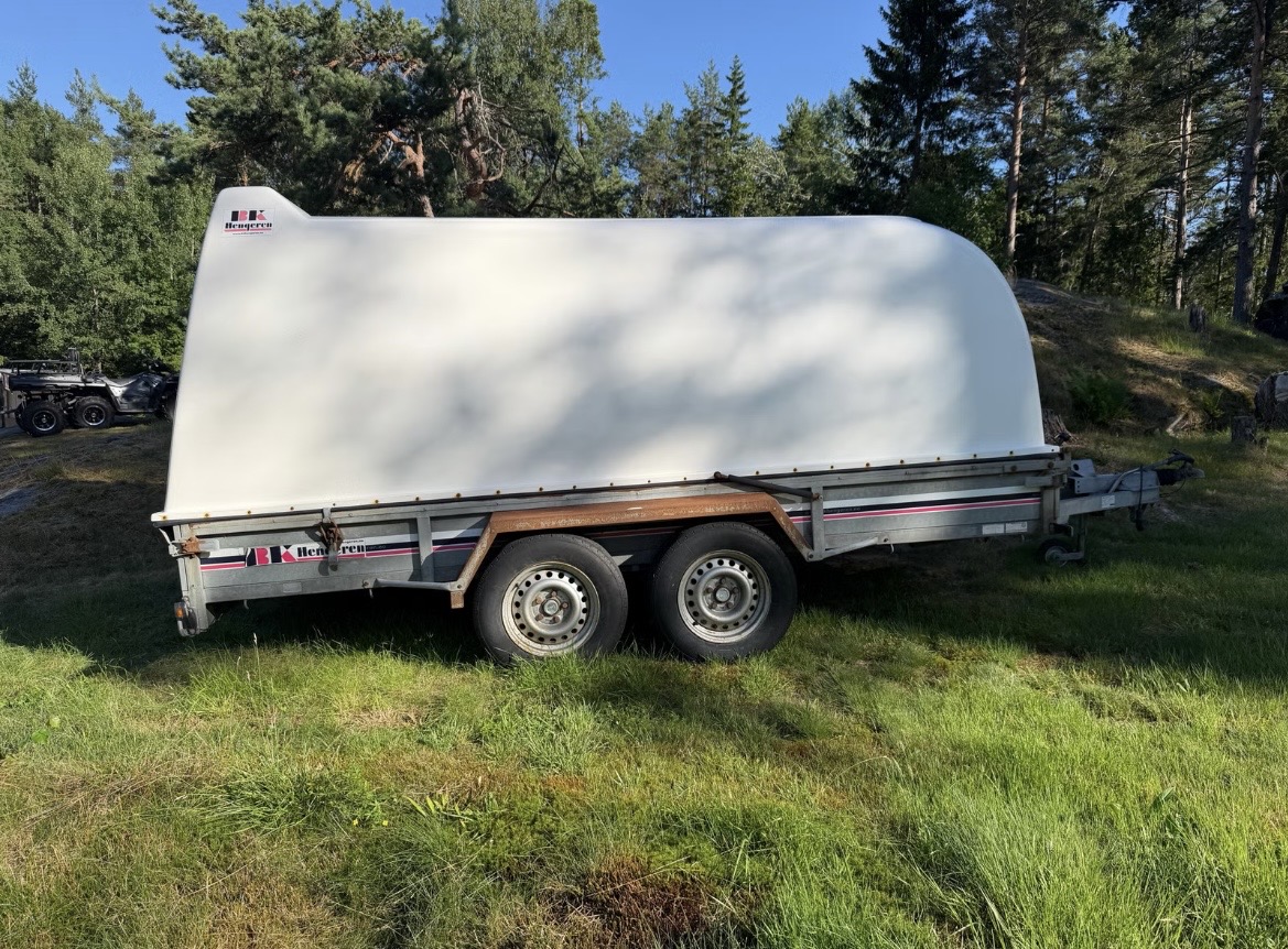 Stor praktisk tilhenger med lokk – bk-hengeren skaphenger – 2 110 kg nyttelast