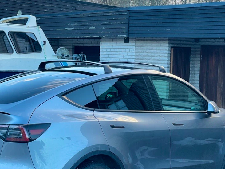 Tesla model y tackräcke original