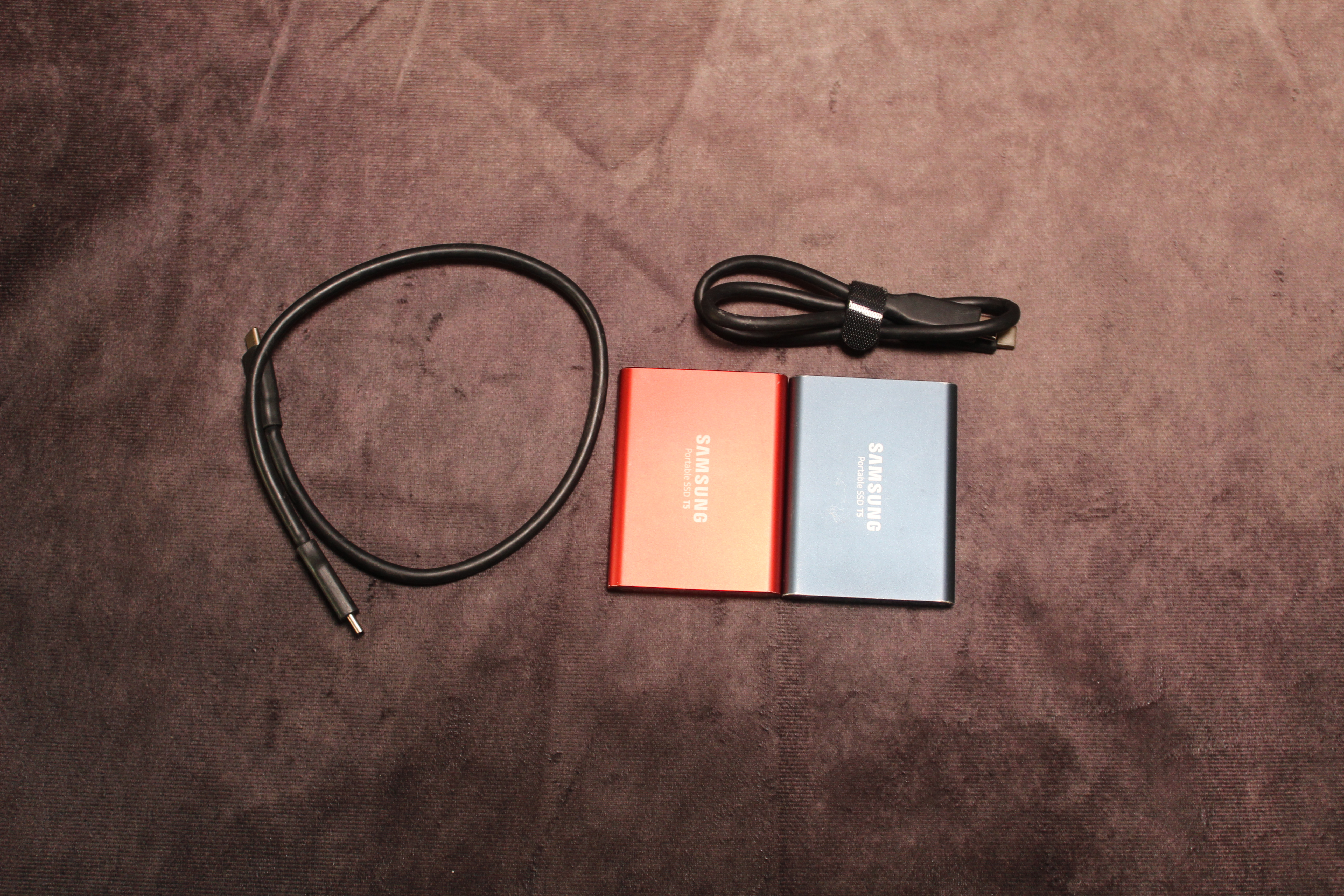 2x samsung portable t5 500gb hardrive = 1tb