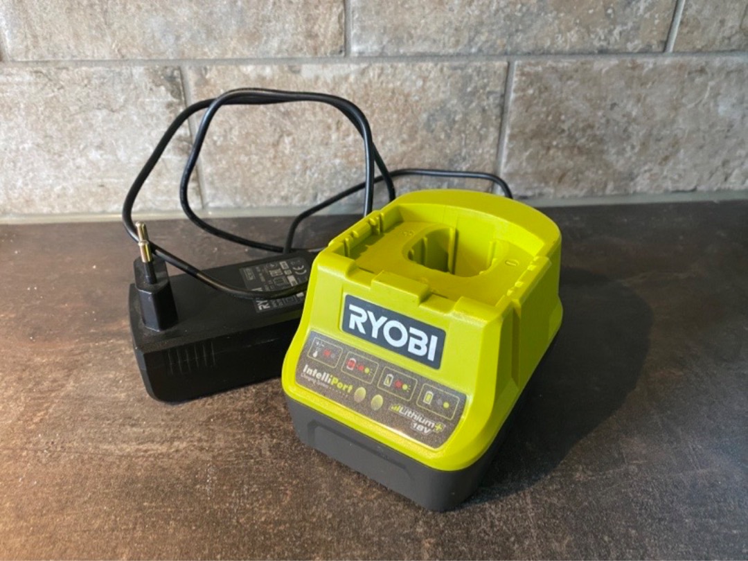 Ryobi one+ lader