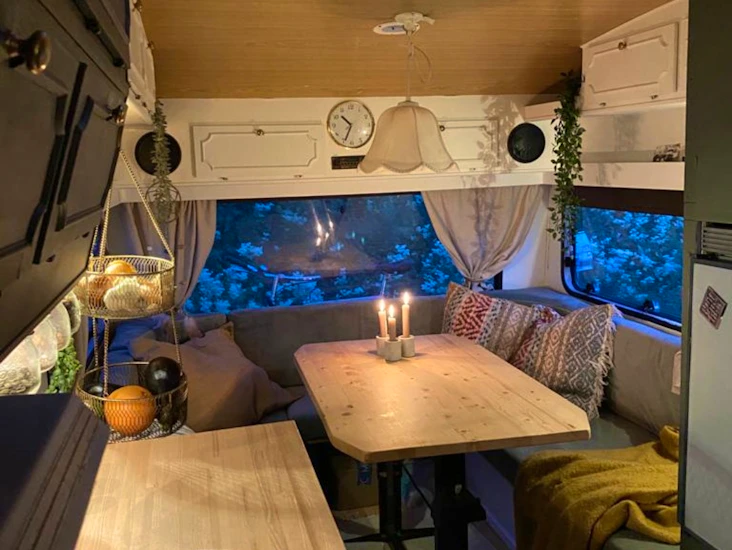 Unik ombyggd, charmig och rymlig husbil!