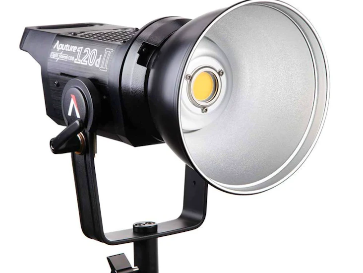 Aputure 120d ii m/ softbox