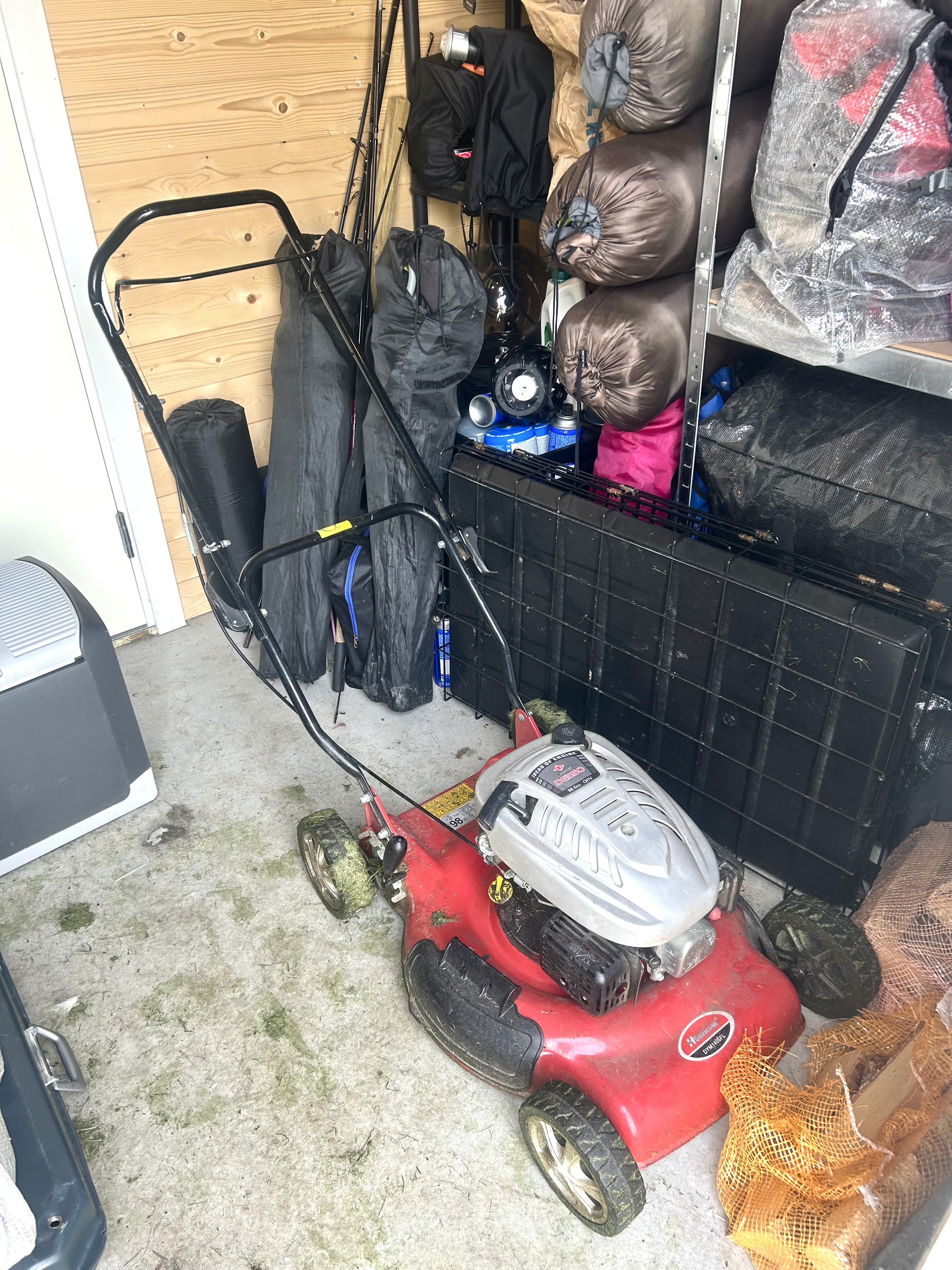 Bensindrevet gressklipper