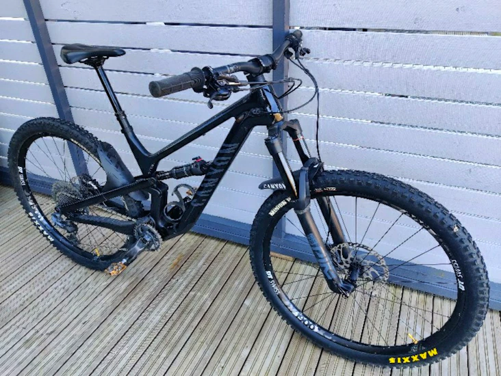 Maastopyörä canyon spectral cf7