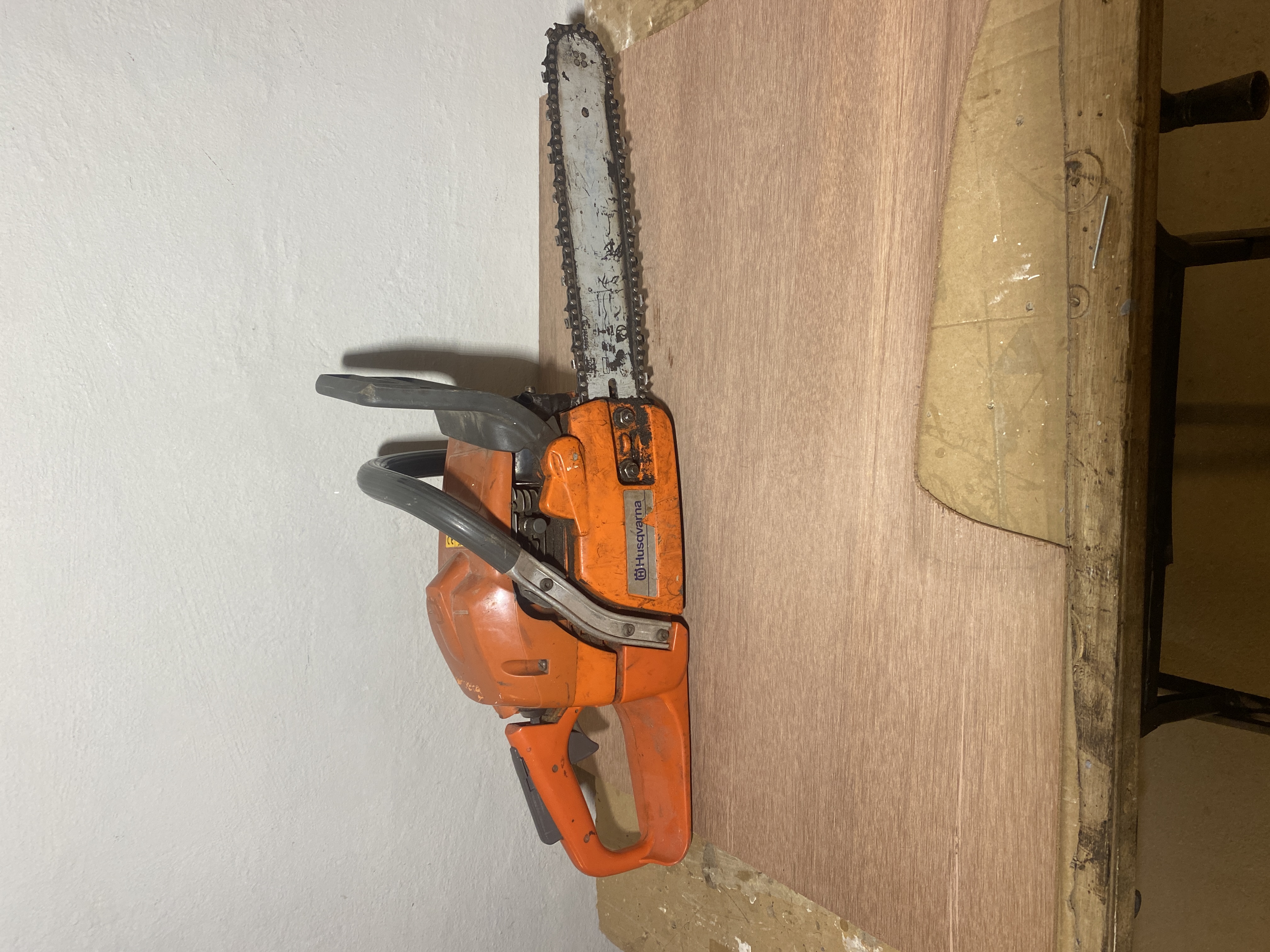 Motorsåg husqvarna inkl skyddsutr