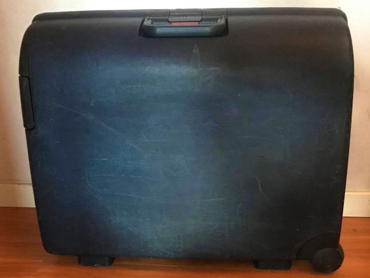 Carlton rymlig & stabil resväska