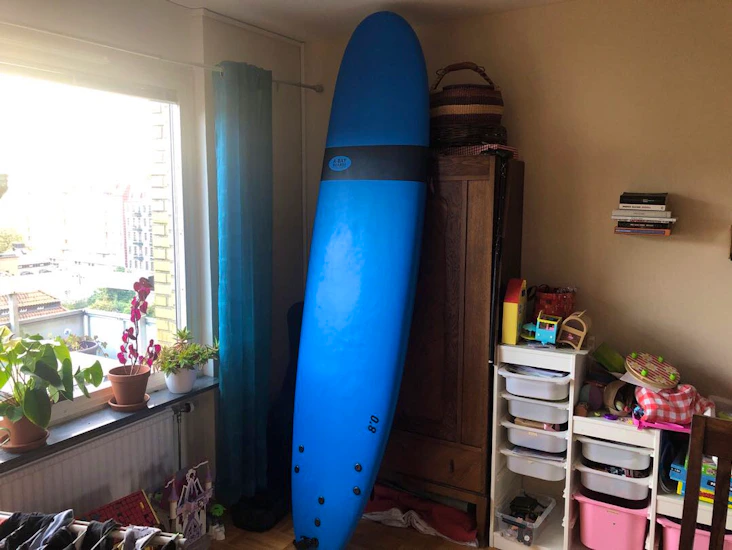 Surfbräda softboard 8 fot med våtdräkt