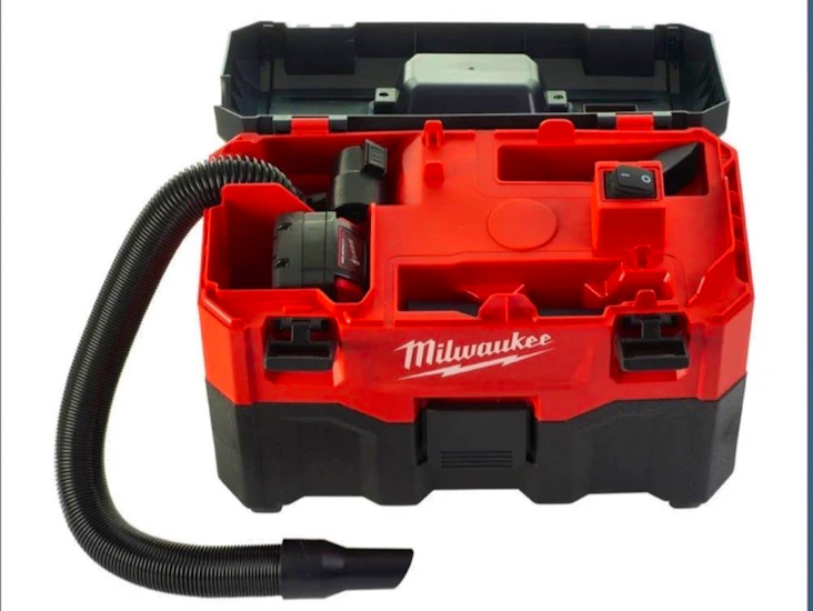 Milwaukee dammsugare m18