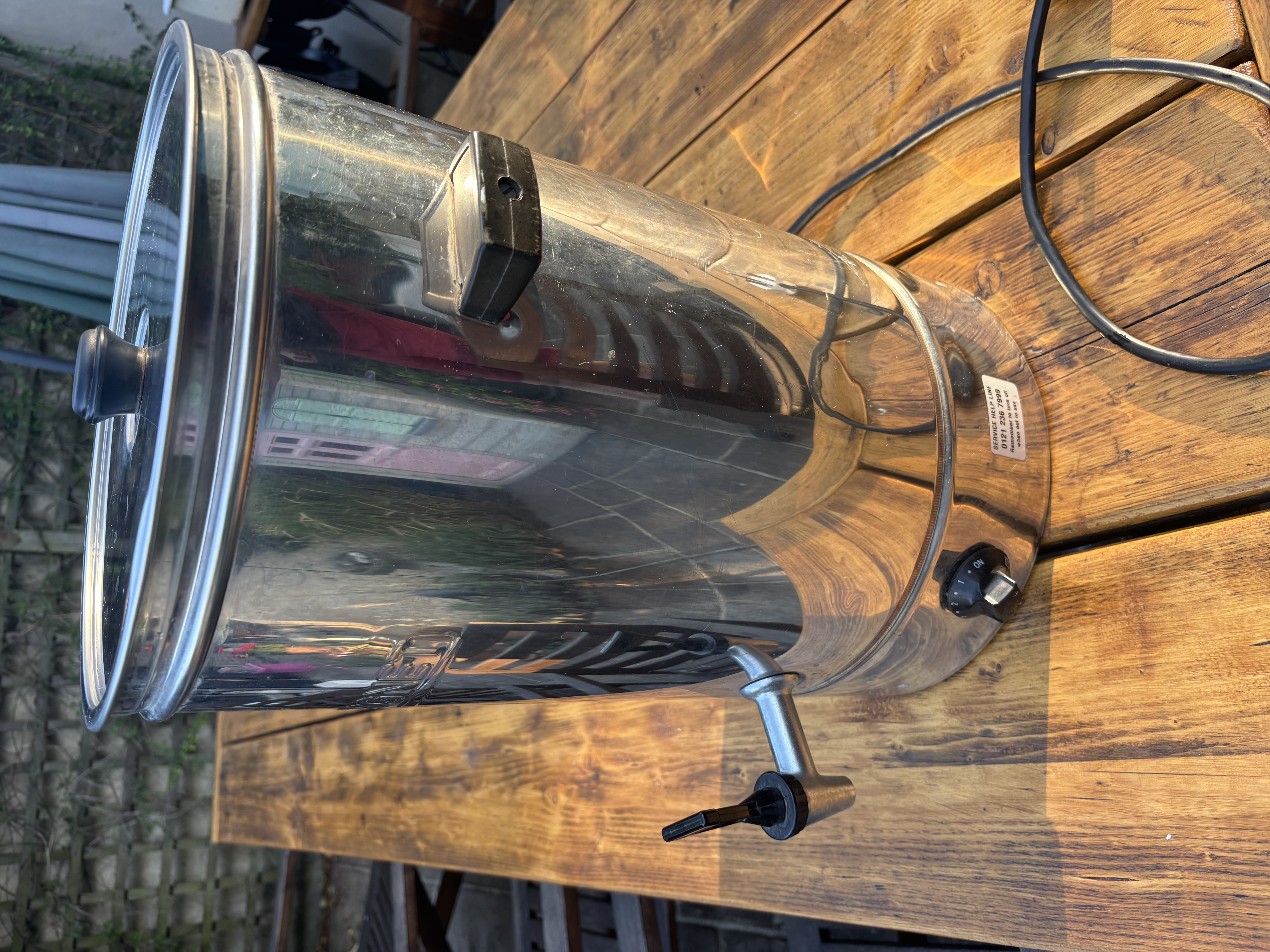 30l hot water catering urn
