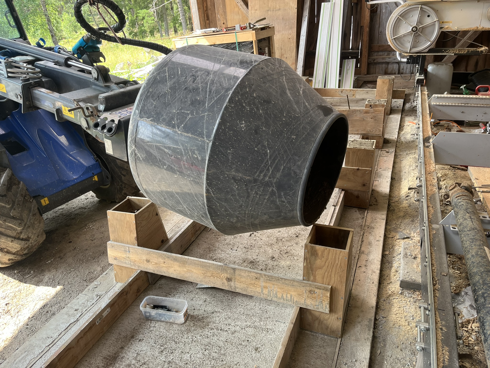Betongblandare till multione