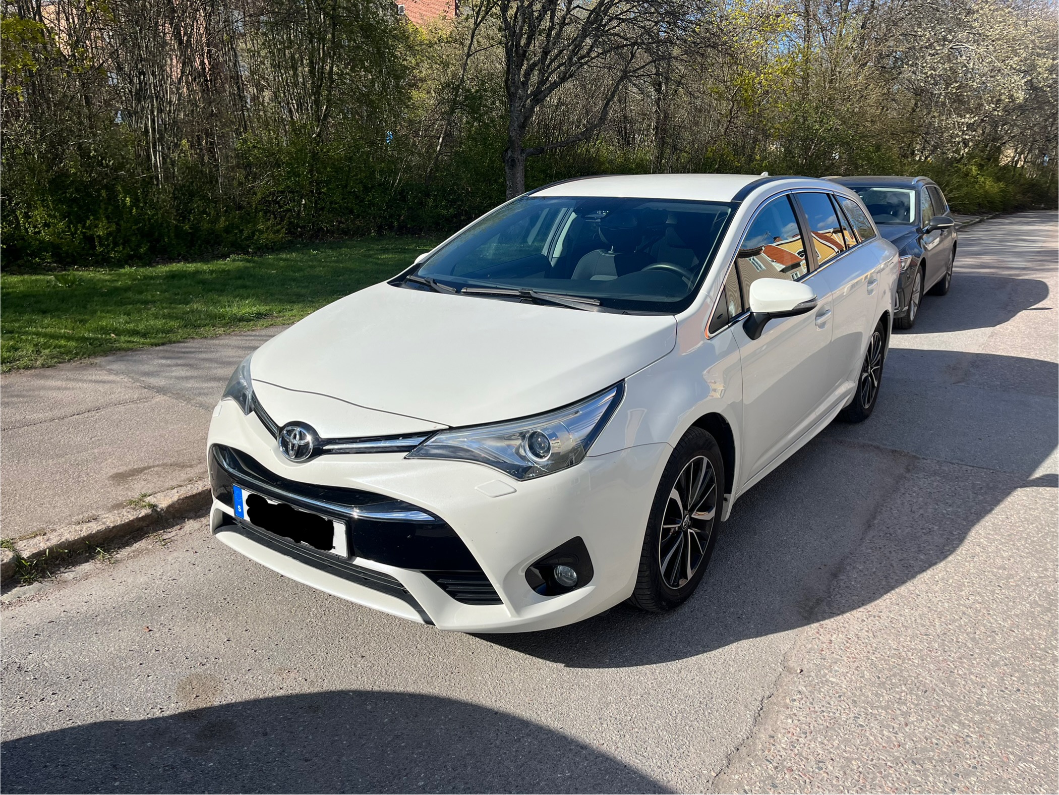 Toyota avensis kombi dragkrok