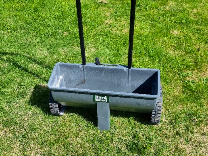 Liten lett spredervogn