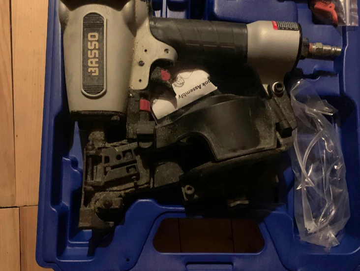 Spikerpistol for pappspiker