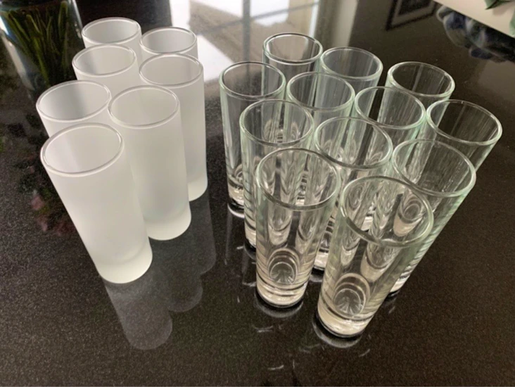 Snygga shotglas 19 st frostade & klara