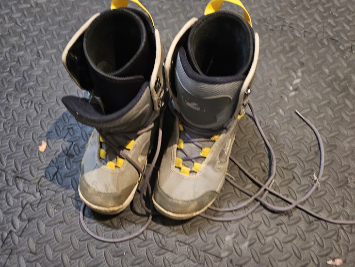 Size 11 lamar snowboard boots