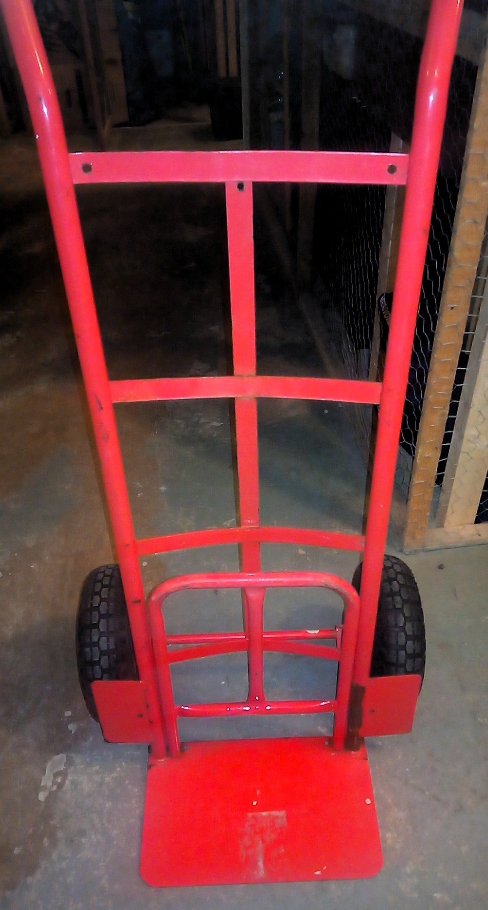 Nokkakärryt kumipyörillä 