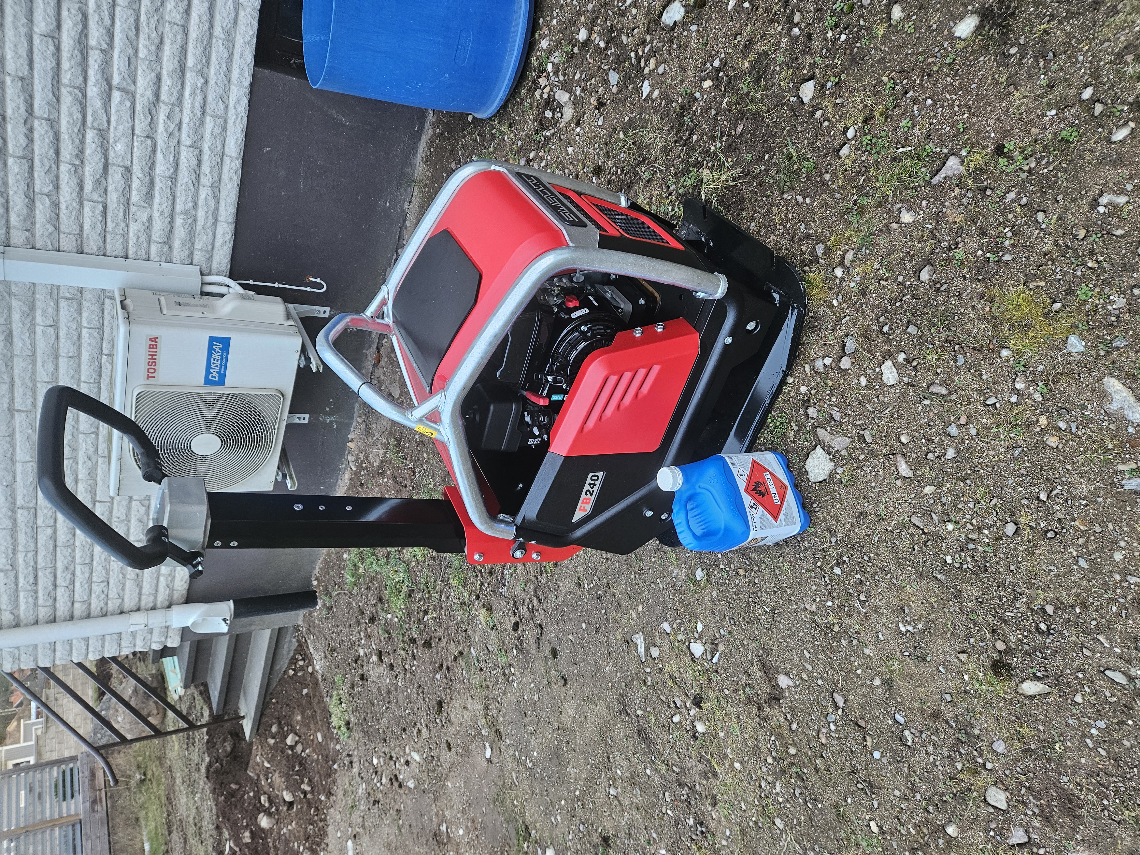 Swepac fb 240 markvibrator uthyres