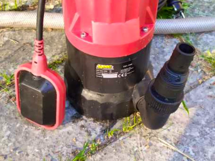 Dräneringspump med nivåvakt