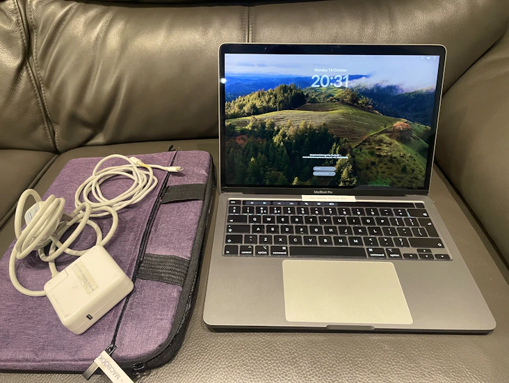P - macbook pro 13”’ 2020 16gb quad core laptop